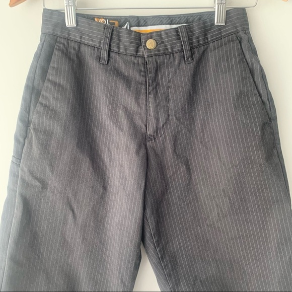 Volcom Shorts - Picture 2 of 6